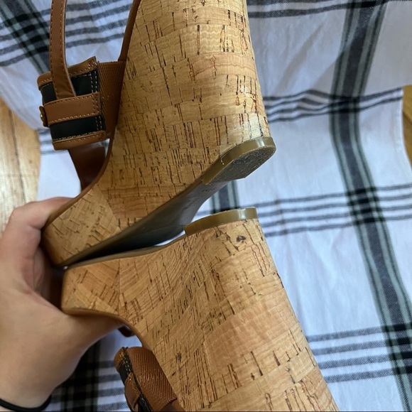 Tommy Hilfiger Wedge Sandals Size 9.5 - Picture 5 of 16